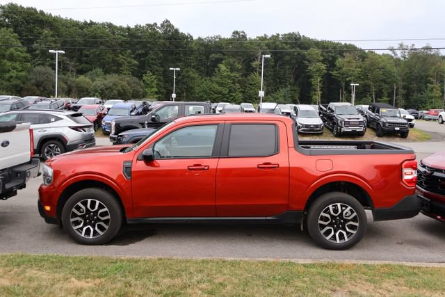 Used 2024 Ford Maverick Lariat FWD image 3