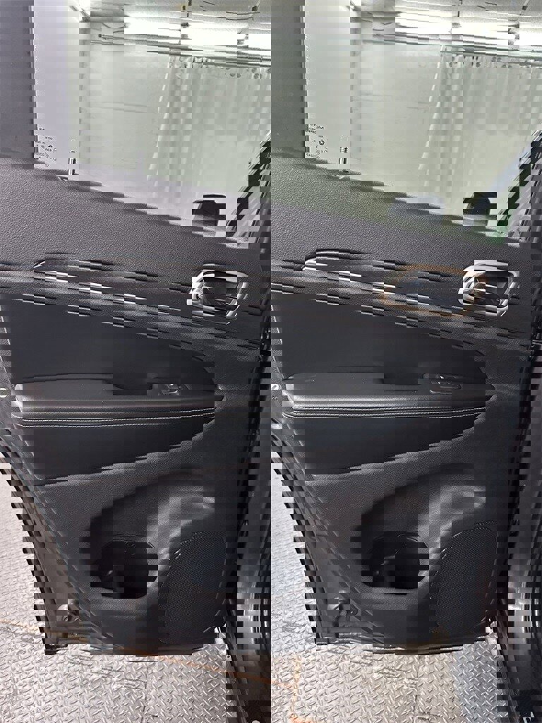 Used 2016 Jeep Grand Cherokee Limited w/ Trailer Tow Group IV image 31