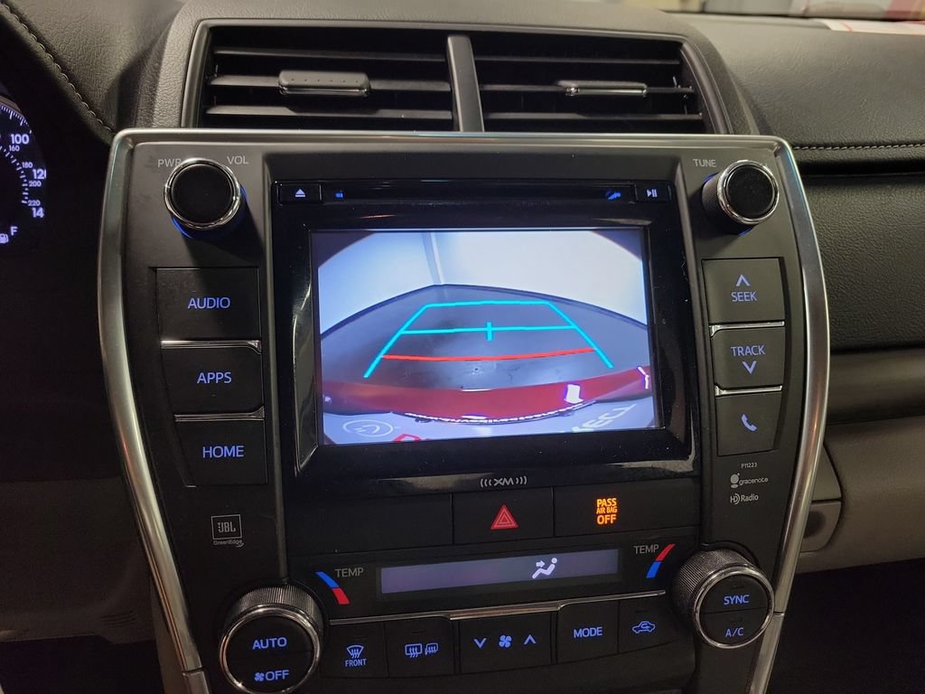 Used 2017 Toyota Camry XLE FWD image 18