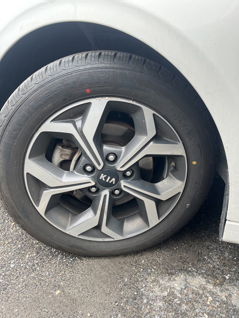 Used 2019 Kia Forte LXS FWD image 5
