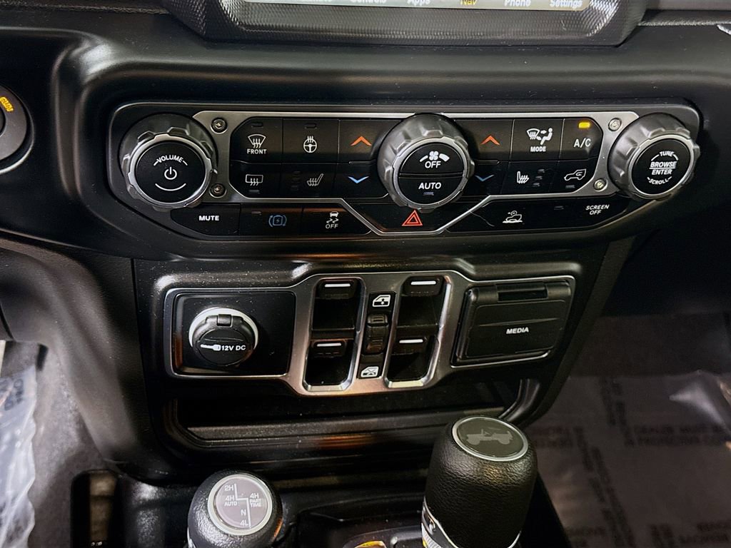 Used 2023 Jeep Wrangler Unlimited w/ Cold Weather Group AWD/4WD image 10
