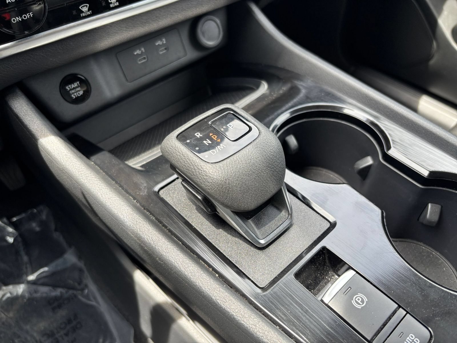 Used 2025 Nissan Rogue SV FWD image 38