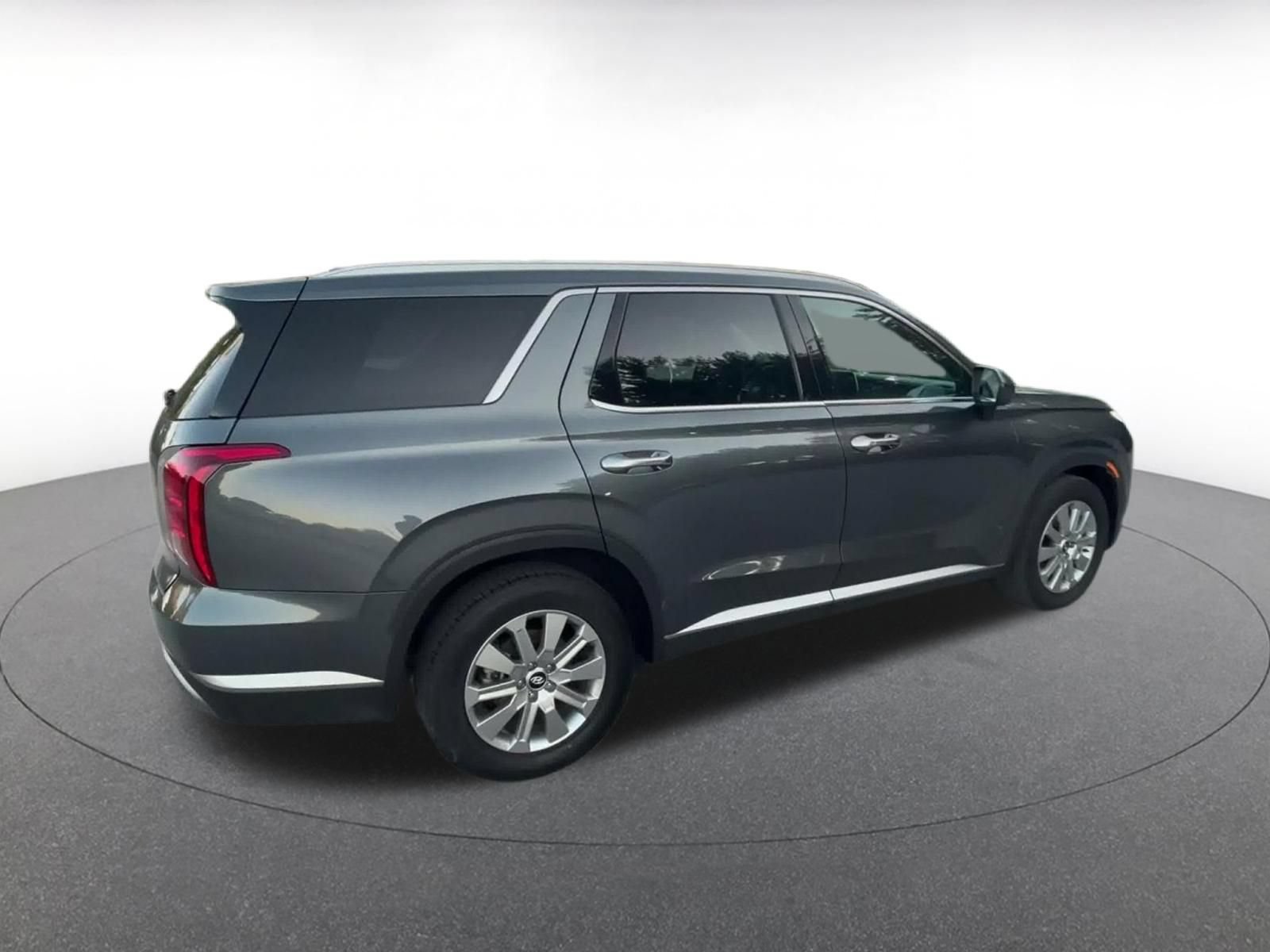 Used 2025 Hyundai Palisade SEL FWD image 14