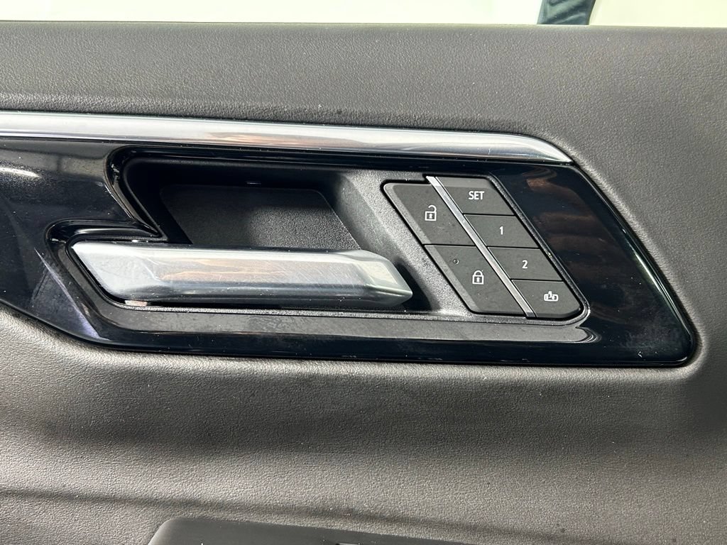 Used 2025 Chevrolet Tahoe LT AWD/4WD image 37