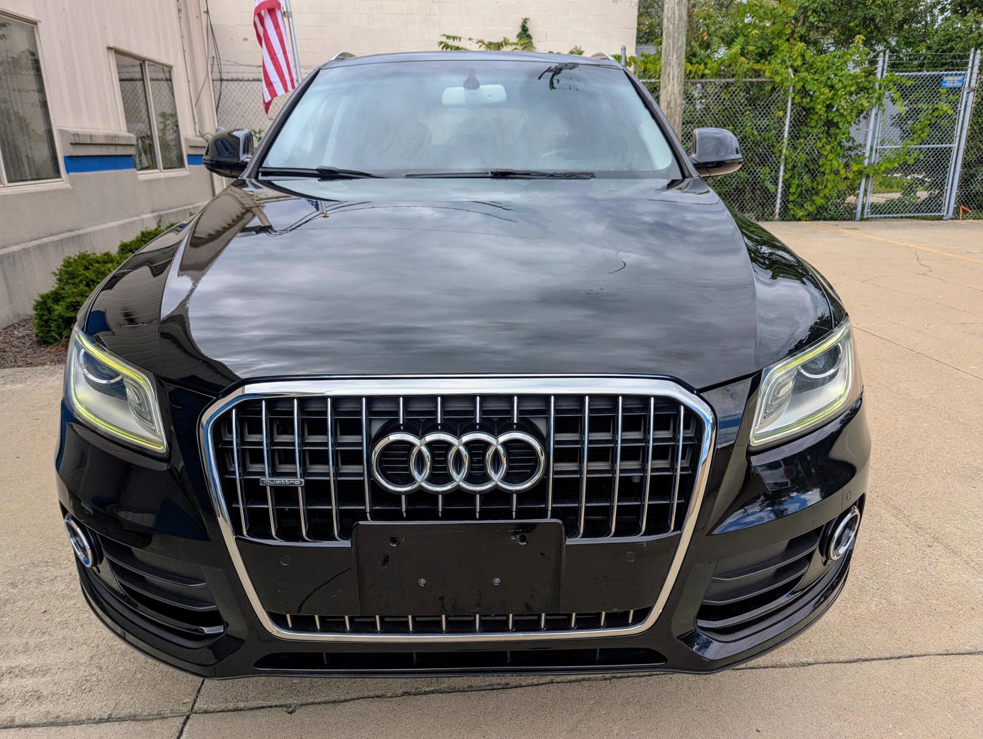 Used 2015 Audi Q5 2.0T Premium Plus w/ Technology Package image 2