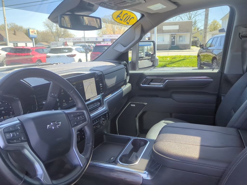 Certified 2024 Chevrolet Silverado 3500 LTZ w/ LTZ Plus Package AWD/4WD image 19