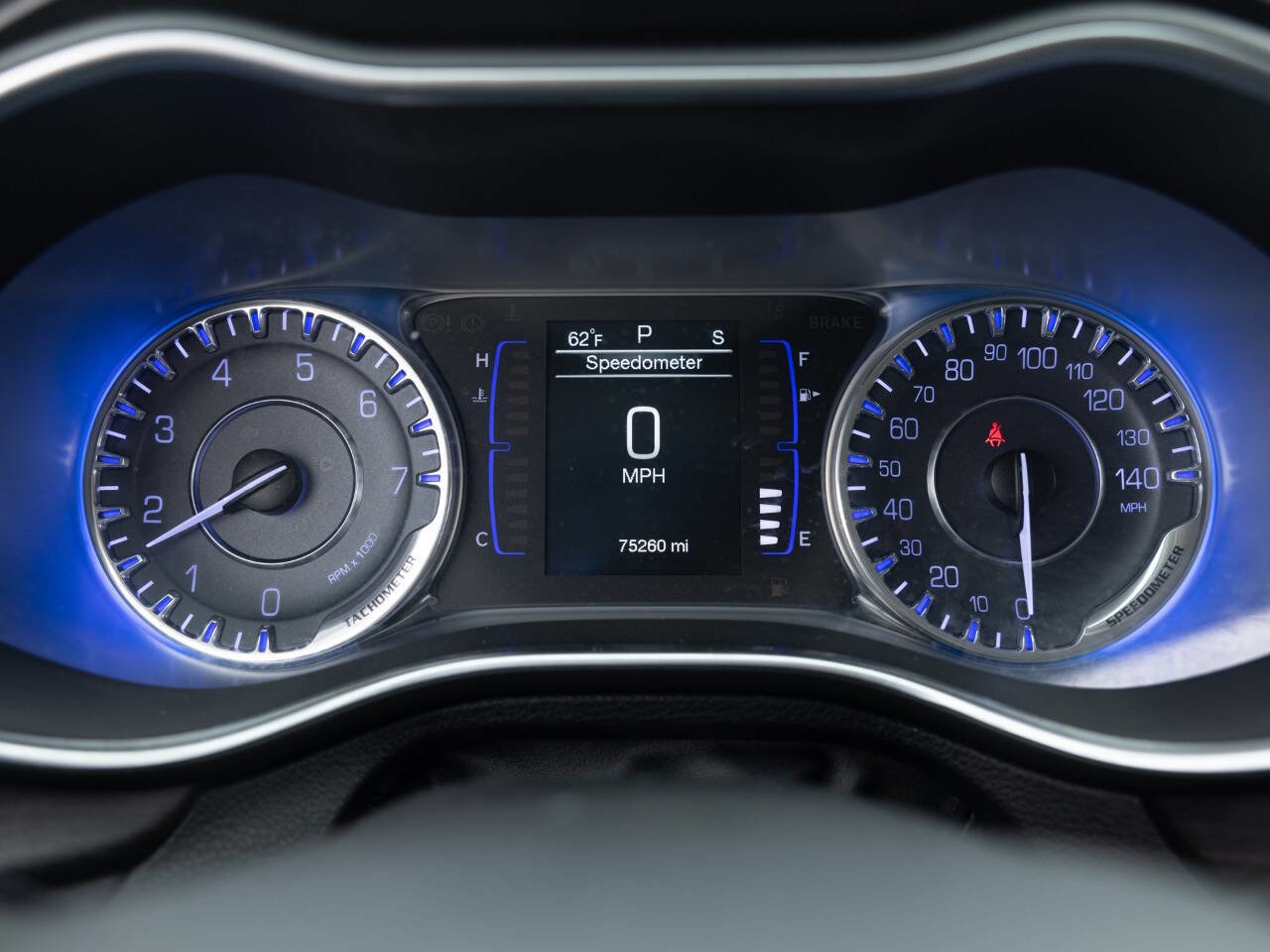 Used 2017 Chrysler 200 Limited Platinum FWD image 31