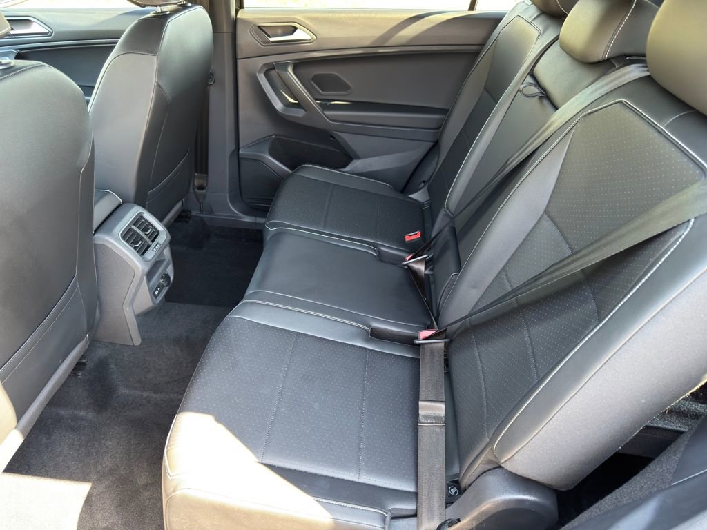 Used 2021 Volkswagen Tiguan SE image 27