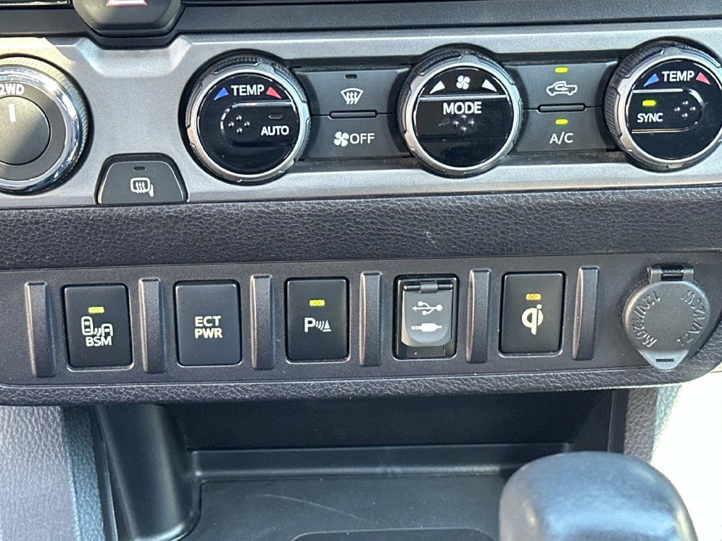 Used 2017 Toyota Tacoma Limited w/ Tow Package AWD/4WD image 42