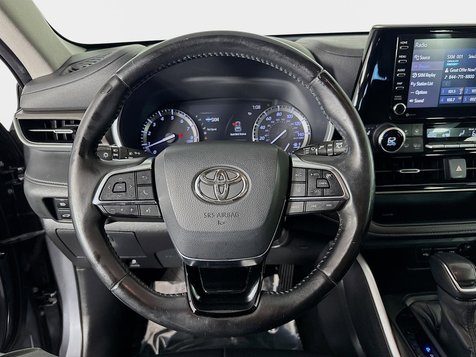 Used 2020 Toyota Highlander XLE image 12