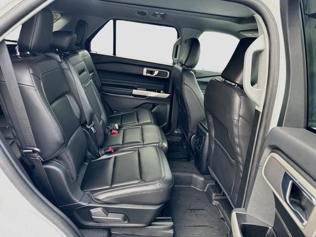 Certified 2022 Ford Explorer XLT w/ Equipment Group 202A AWD/4WD image 36