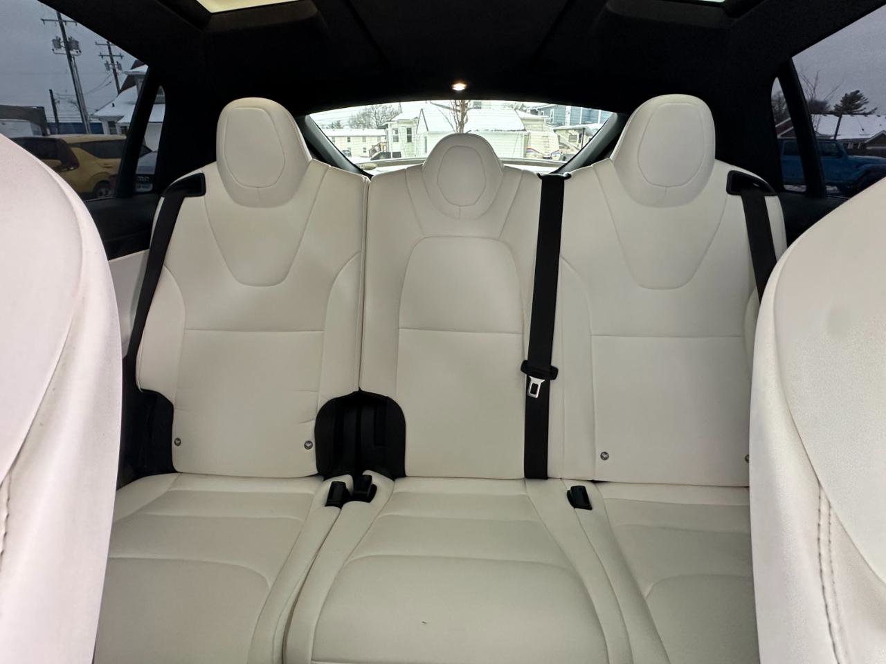 Used 2019 Tesla Model X 75D image 7