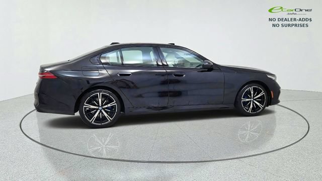 Used 2027 BMW 530i w/ M Sport Package RWD image 9