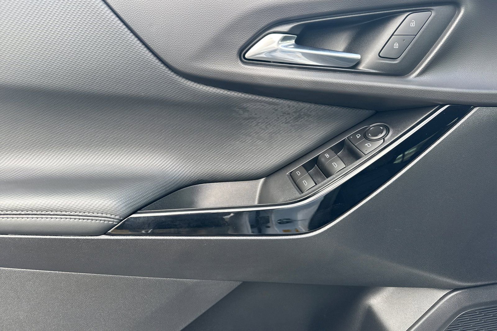 Used 2026 Chevrolet Equinox LT w/ LPO, Floor Liner Package image 11