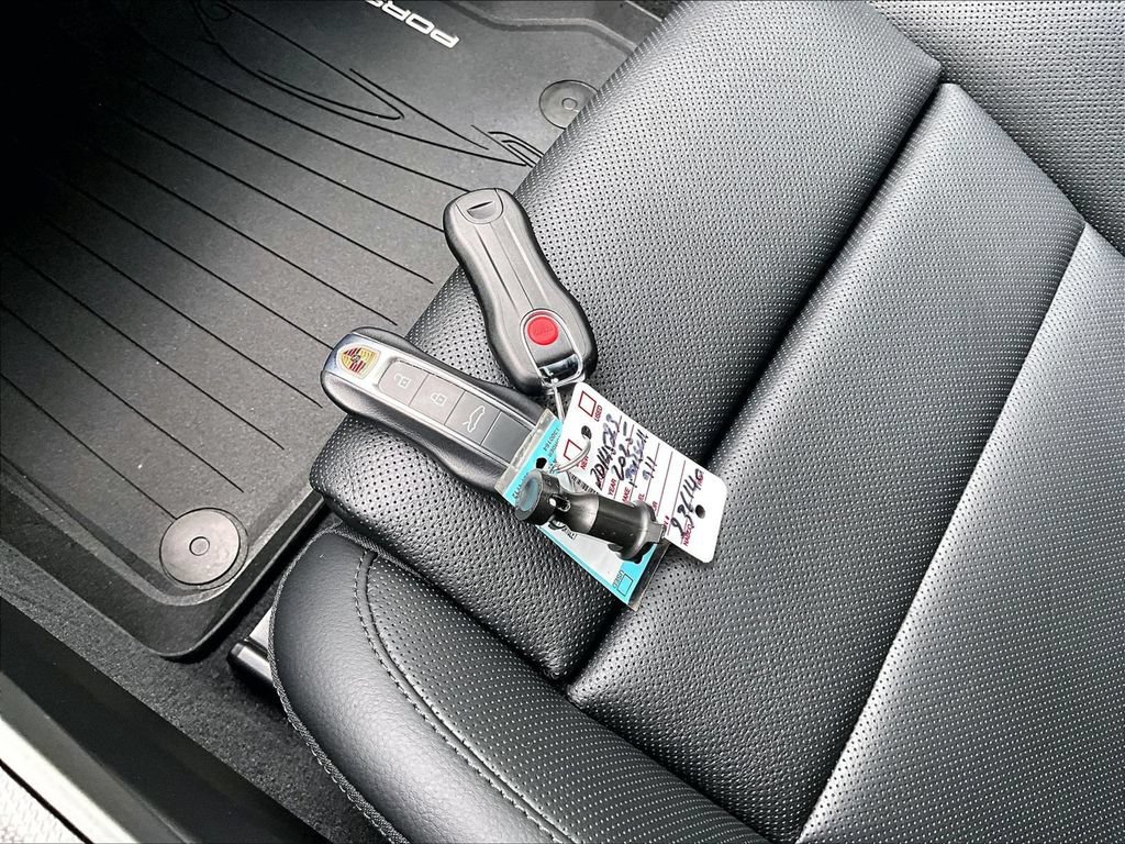 Certified 2025 Porsche 911 Carrera RWD image 16
