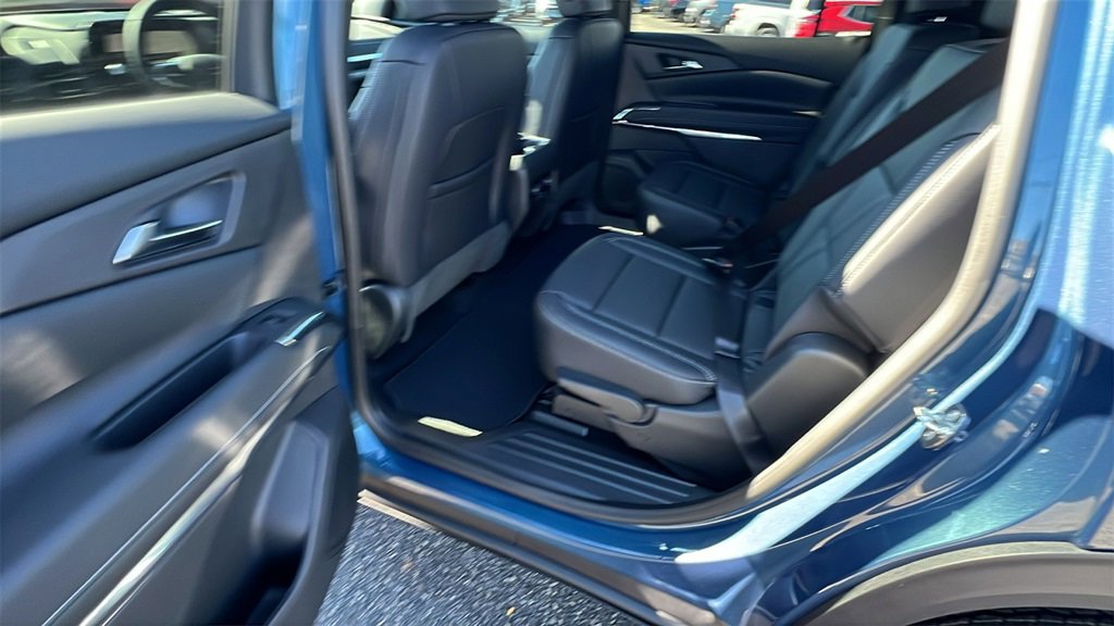 New 2026 Chevrolet Traverse LT w/ Midnight/Sport Edition image 17
