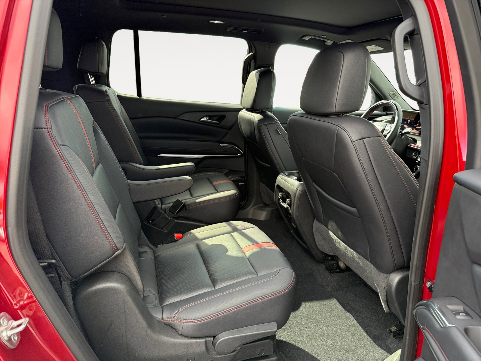 Used 2025 Chevrolet Traverse RS w/ LPO, Floor Liner Package image 18
