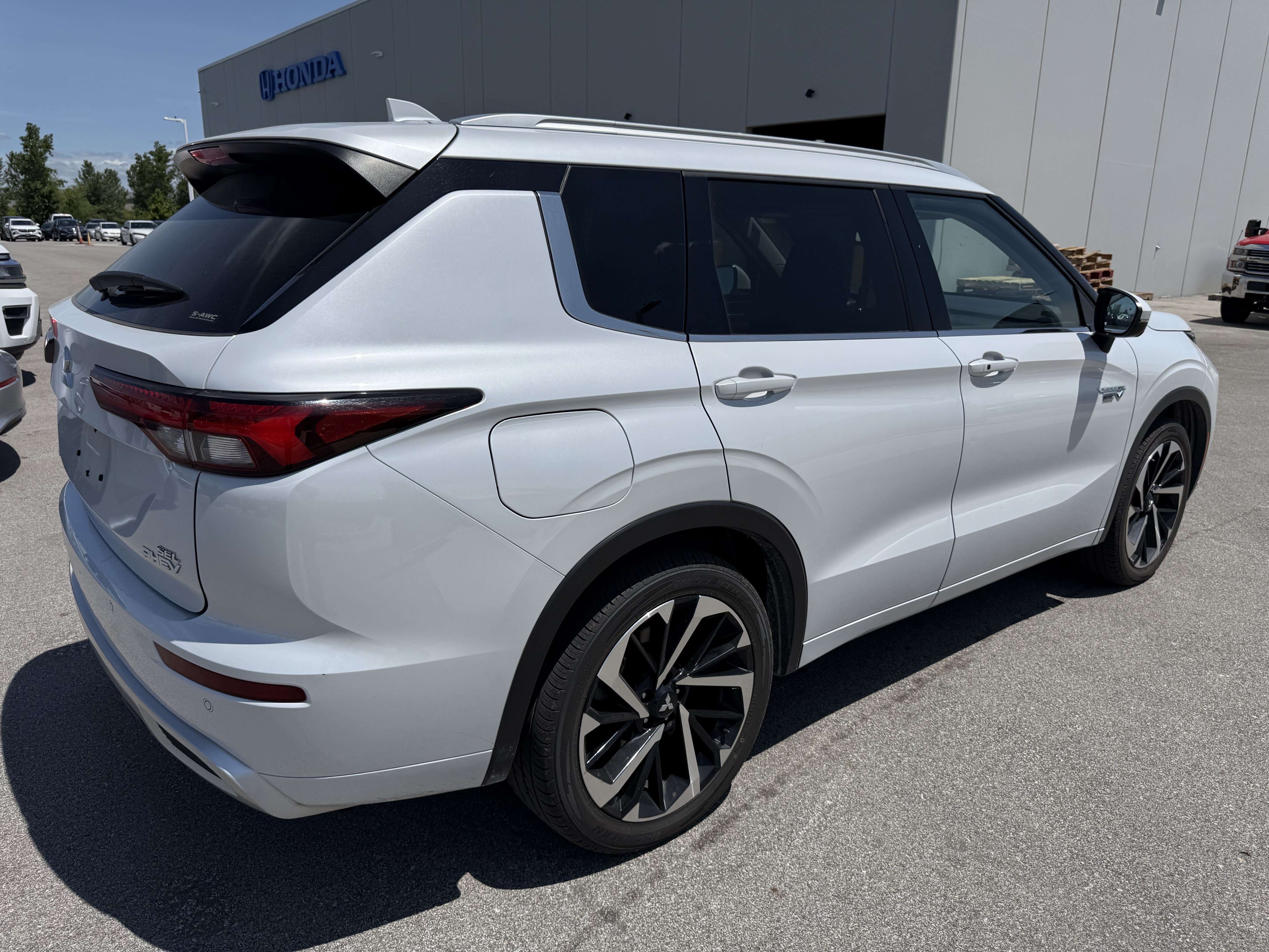 Used 2024 Mitsubishi Outlander SEL AWD/4WD image 5