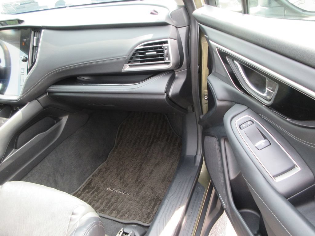 Used 2020 Subaru Outback Limited AWD/4WD image 19