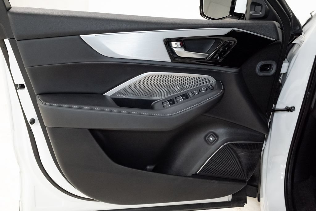 Certified 2024 Acura MDX SH-AWD w/ Technology Package image 9