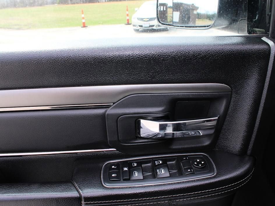 Used 2017 RAM 1500 Sport image 11