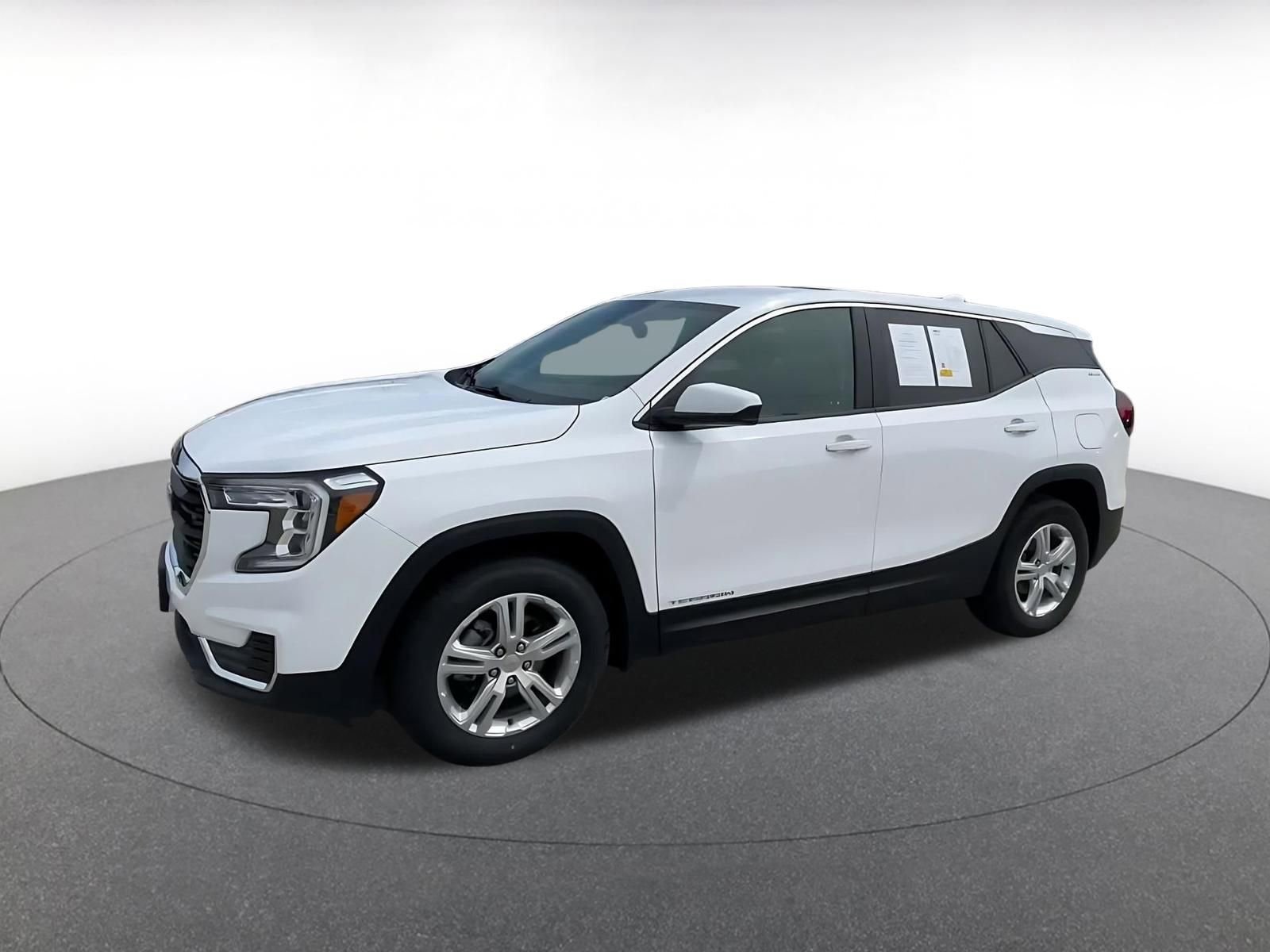 Used 2024 GMC Terrain SLE image 8