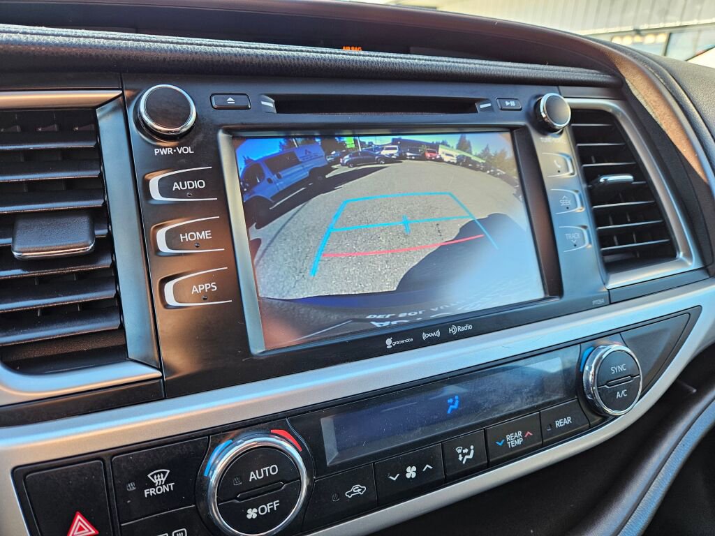 Used 2016 Toyota Highlander Plus image 9