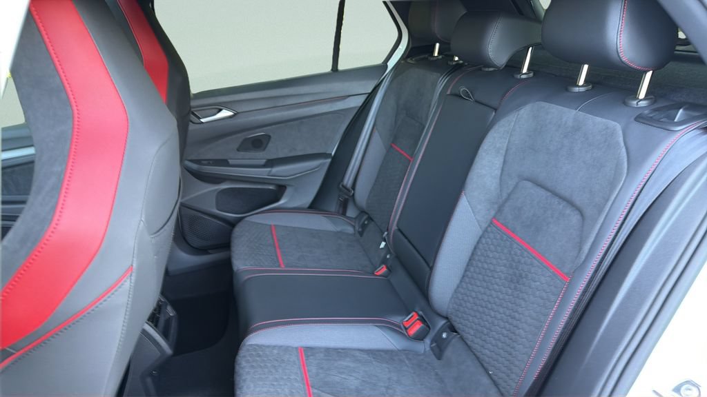 New 2026 Volkswagen GTI SE FWD image 27