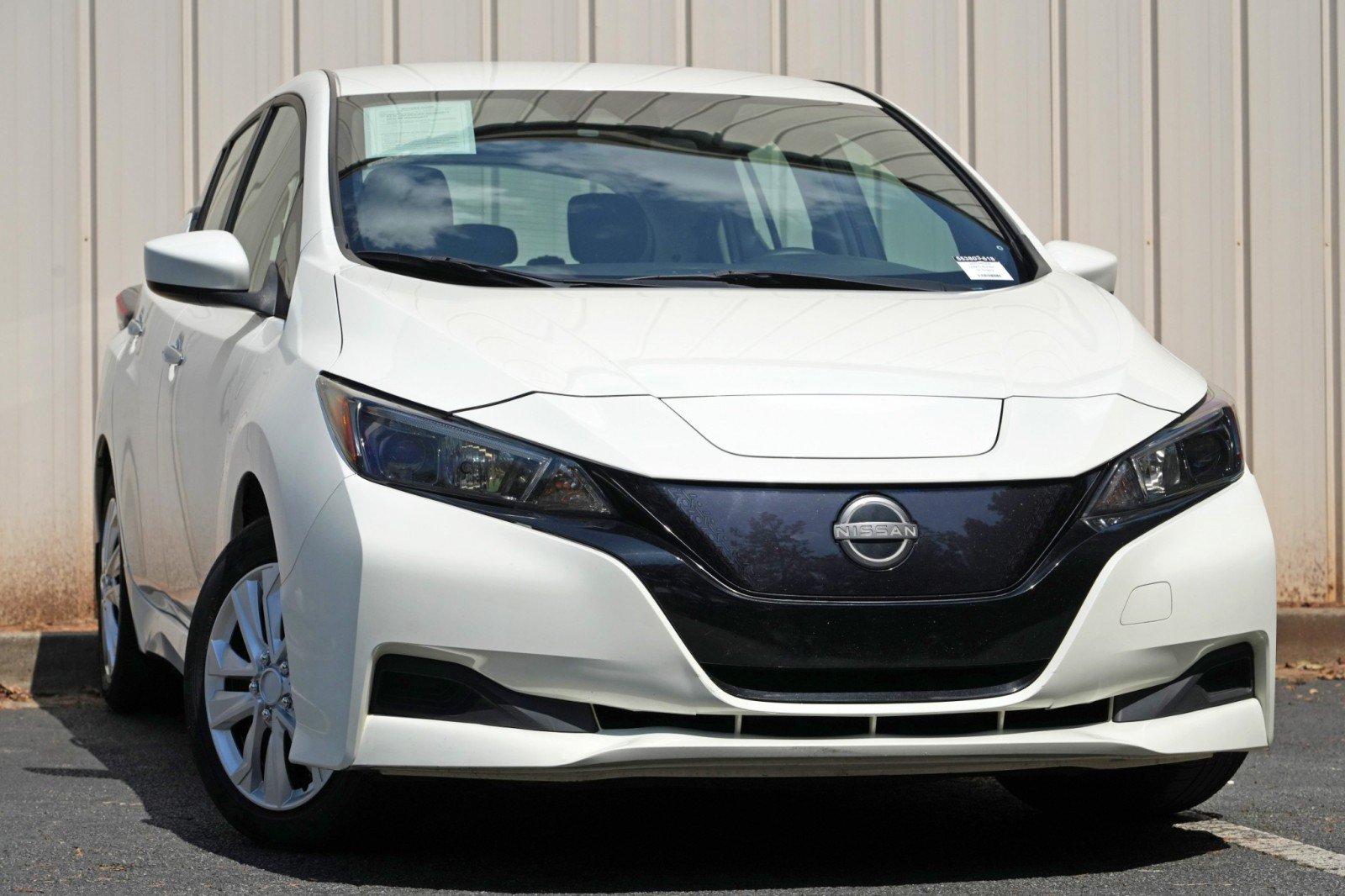 Used 2023 Nissan Leaf S FWD image 2