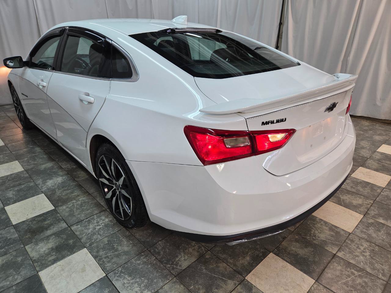 Used 2021 Chevrolet Malibu RS FWD image 6
