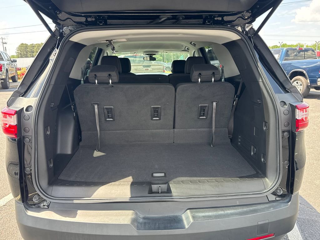 Used 2021 Chevrolet Traverse LS FWD image 19