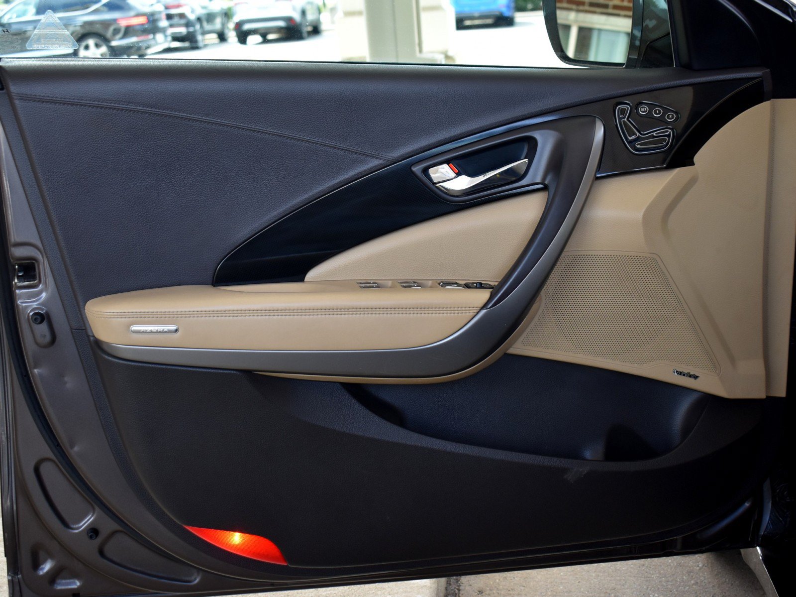 Used 2016 Hyundai Azera FWD image 29