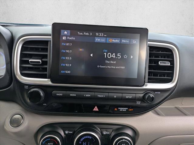 Used 2024 Hyundai Venue SEL image 14