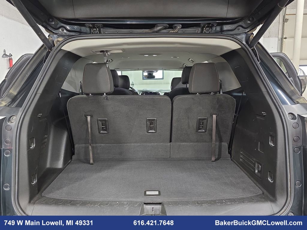 Used 2020 Chevrolet Traverse LT w/ Driver Confidence II Package image 13