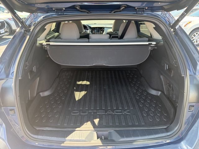 Used 2023 Subaru Outback Premium AWD/4WD image 28