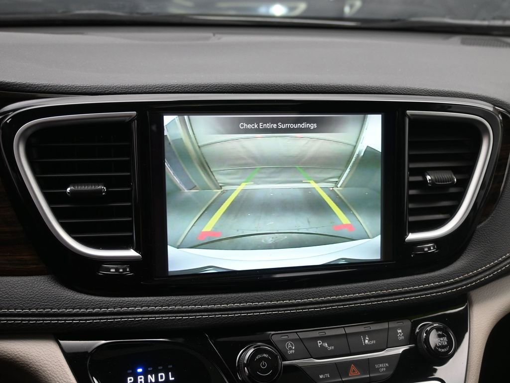 Used 2023 Chrysler Pacifica Limited FWD image 18