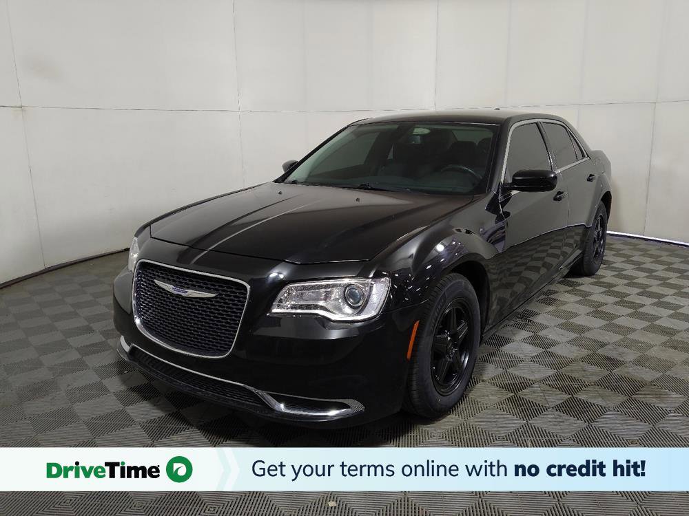 Used 2018 Chrysler 300 Touring RWD image 1