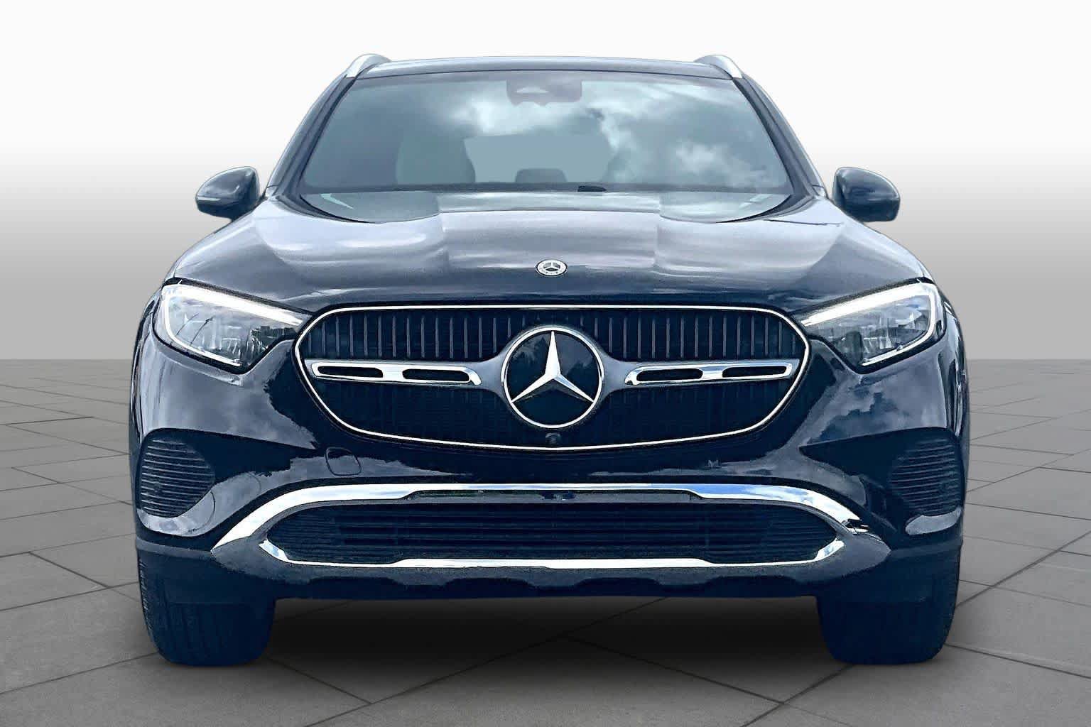 Used 2025 Mercedes-Benz GLC 300 image 4
