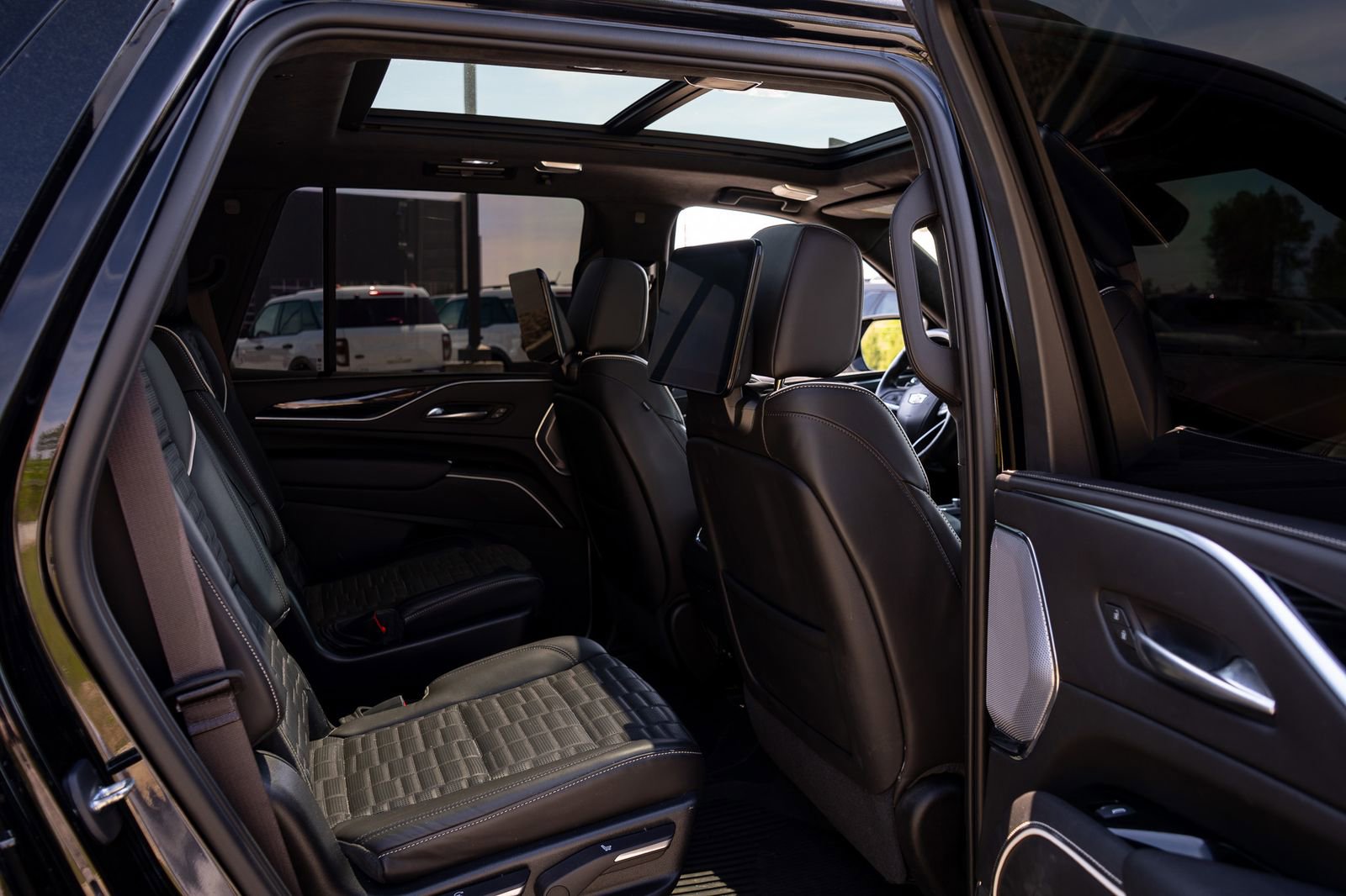Used 2023 Cadillac Escalade V AWD/4WD image 44