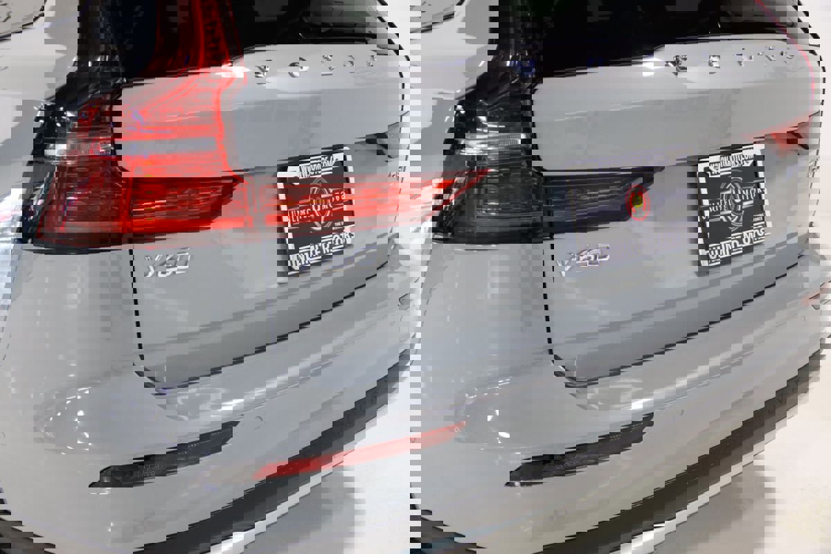 Used 2025 Volvo V60 B5 Cross Country Plus image 64