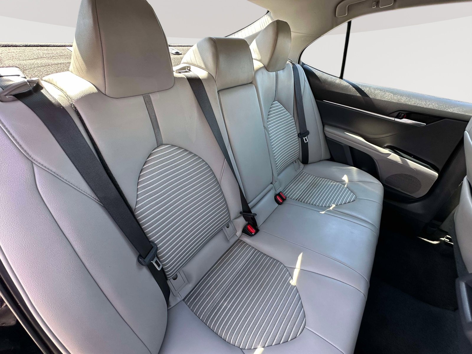 Used 2020 Toyota Camry SE image 24