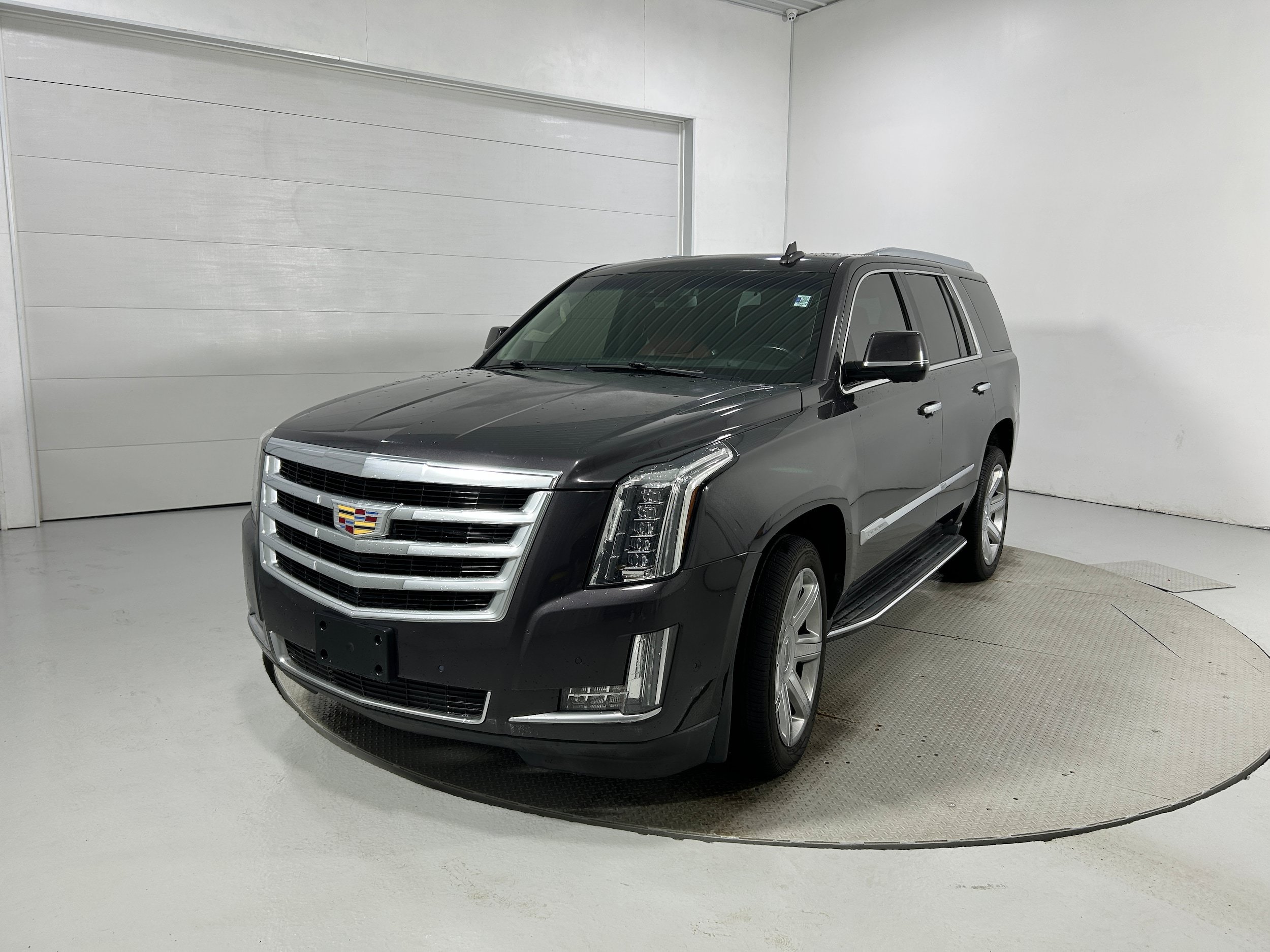 Used 2017 Cadillac Escalade Luxury AWD/4WD image 22