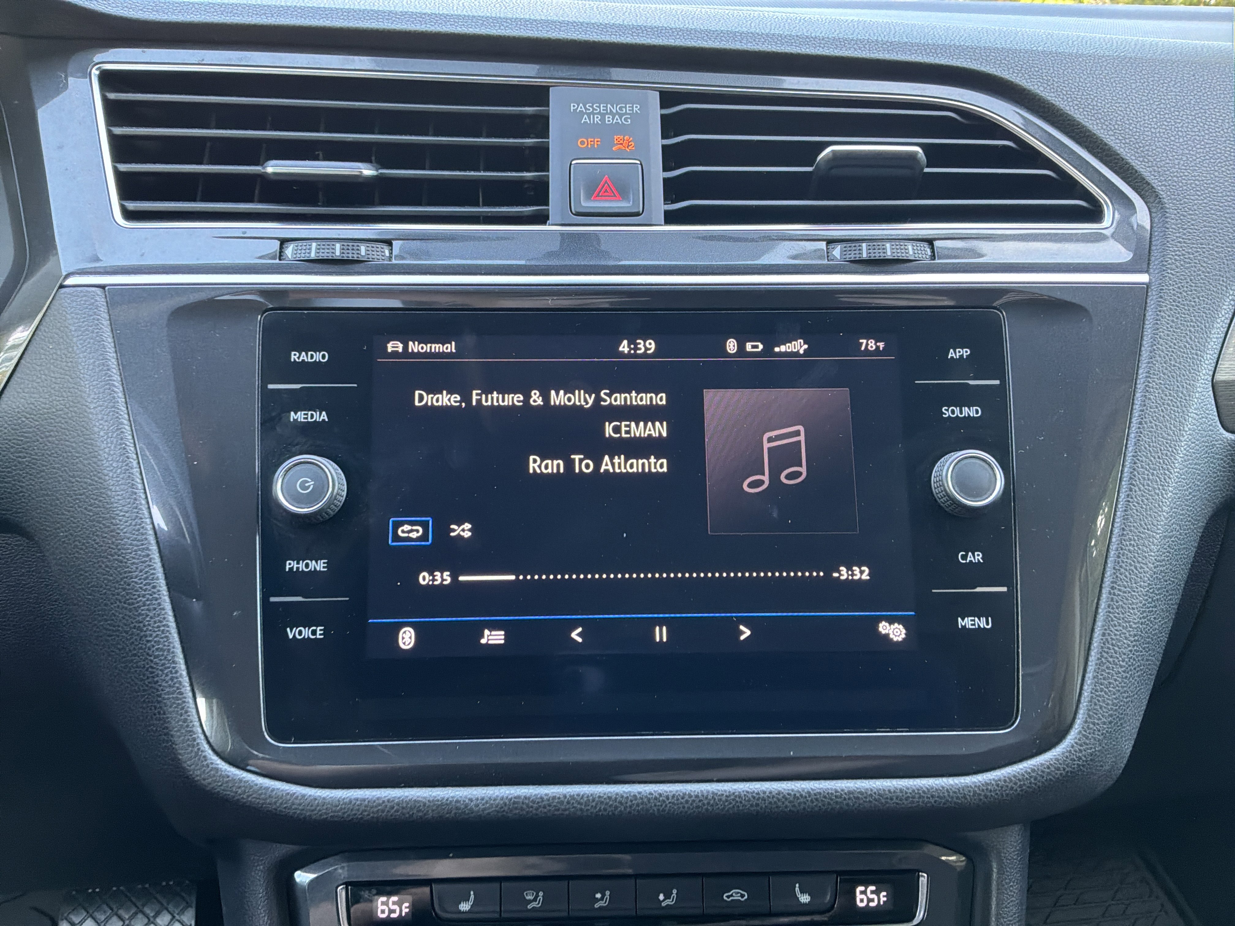 Used 2018 Volkswagen Tiguan SE AWD/4WD image 23