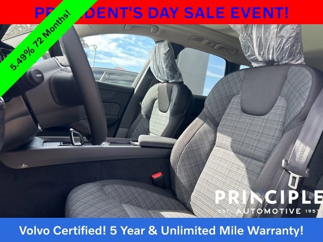 Certified 2025 Volvo XC60 T8 Core image 29