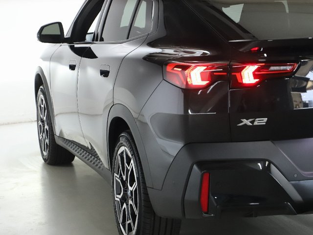 Used 2026 BMW X2 xDrive28i w/ Technology Package AWD/4WD image 46