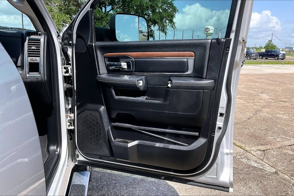 Used 2014 RAM 1500 Laramie w/ Convenience Group AWD/4WD image 29