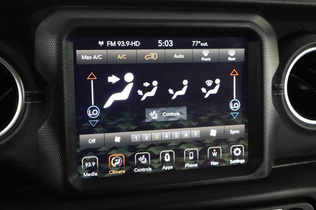 Used 2023 Jeep Wrangler Unlimited Sahara w/ Cold Weather Group AWD/4WD image 29