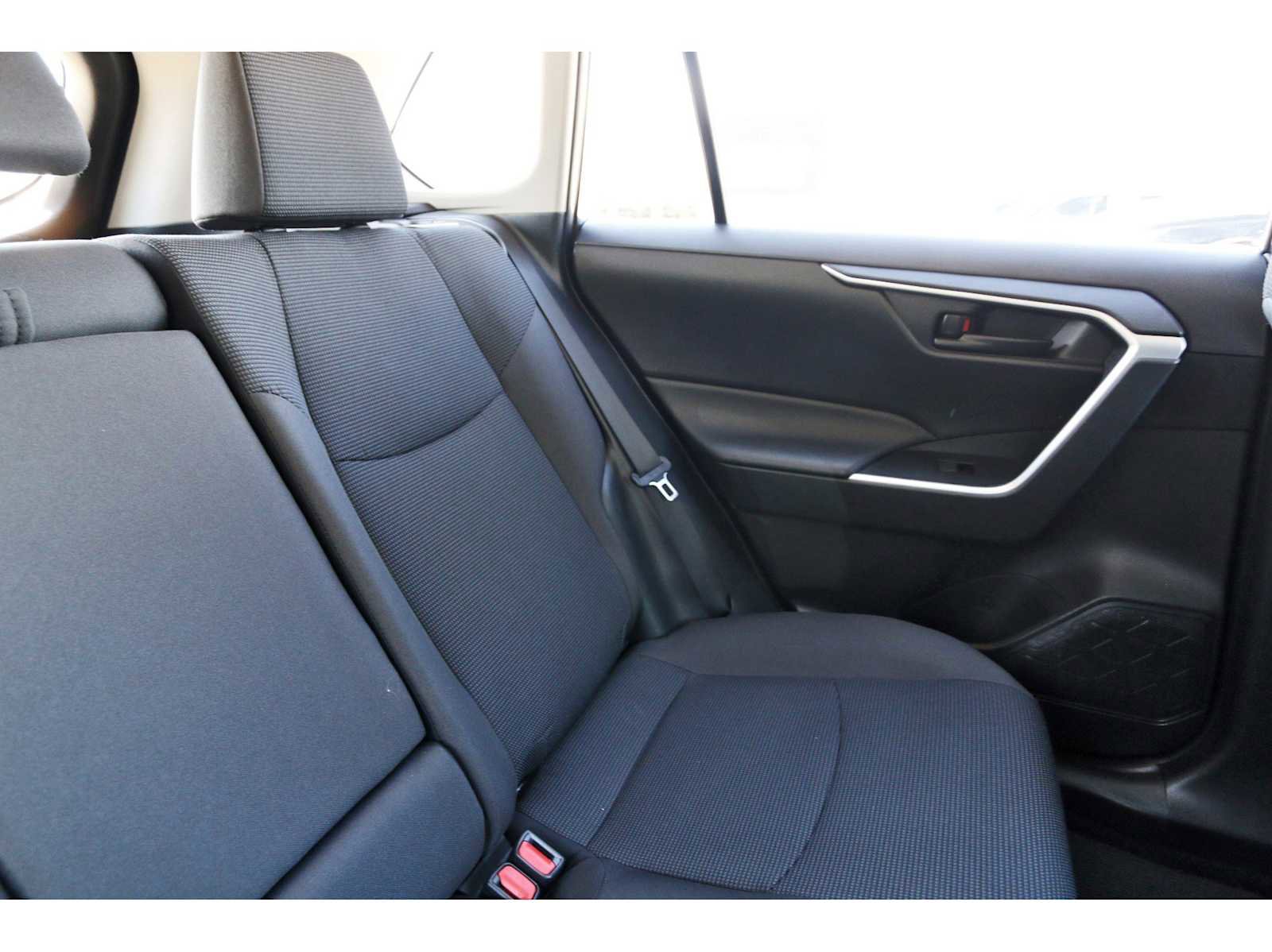 Used 2024 Toyota RAV4 LE image 10