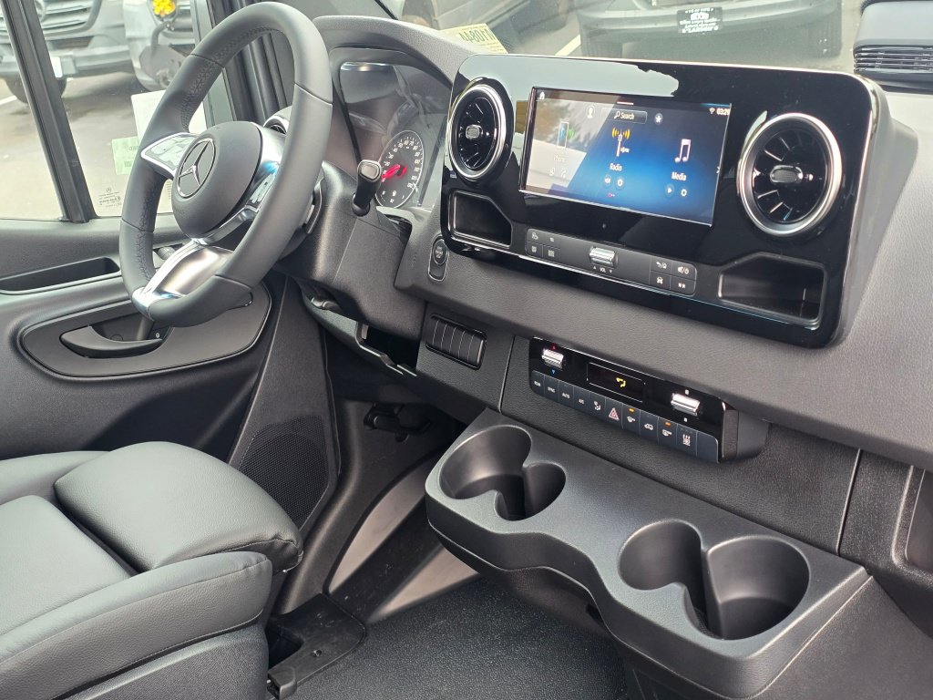 New 2025 Mercedes-Benz Sprinter 2500 image 19