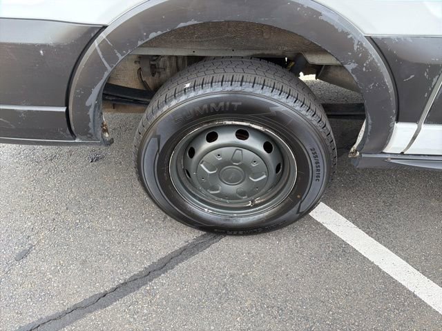 Used 2018 Ford Transit 250 130 Medium Roof RWD image 23